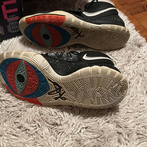 Nike Kyrie 6 - Picture 3 of 5